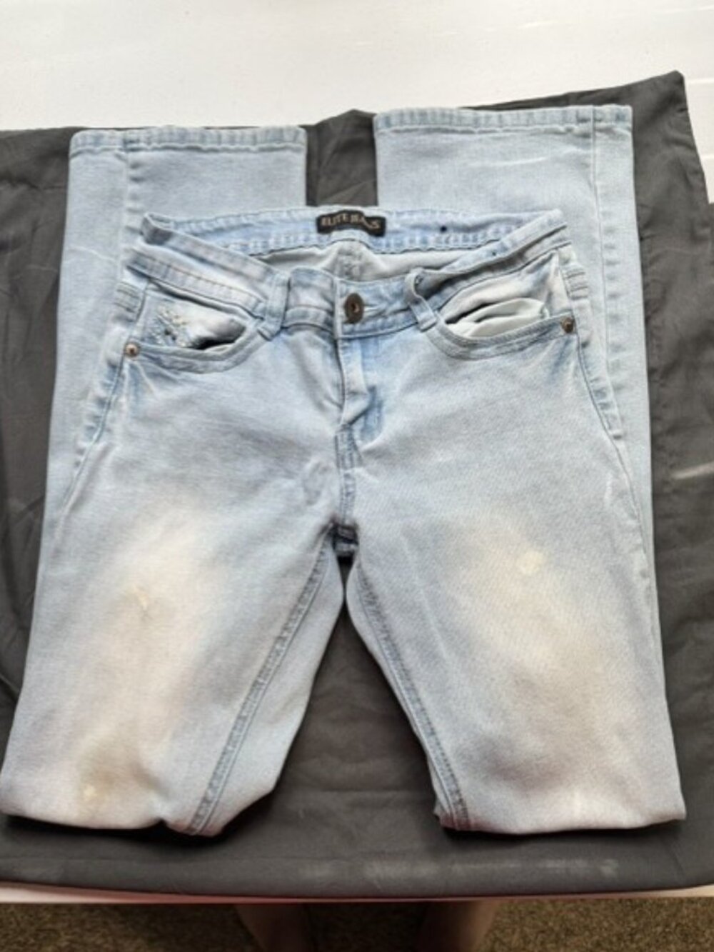 Woman's Elite Jeans Size S/6 Light Blue Jeans w 2 Pockets on the Back